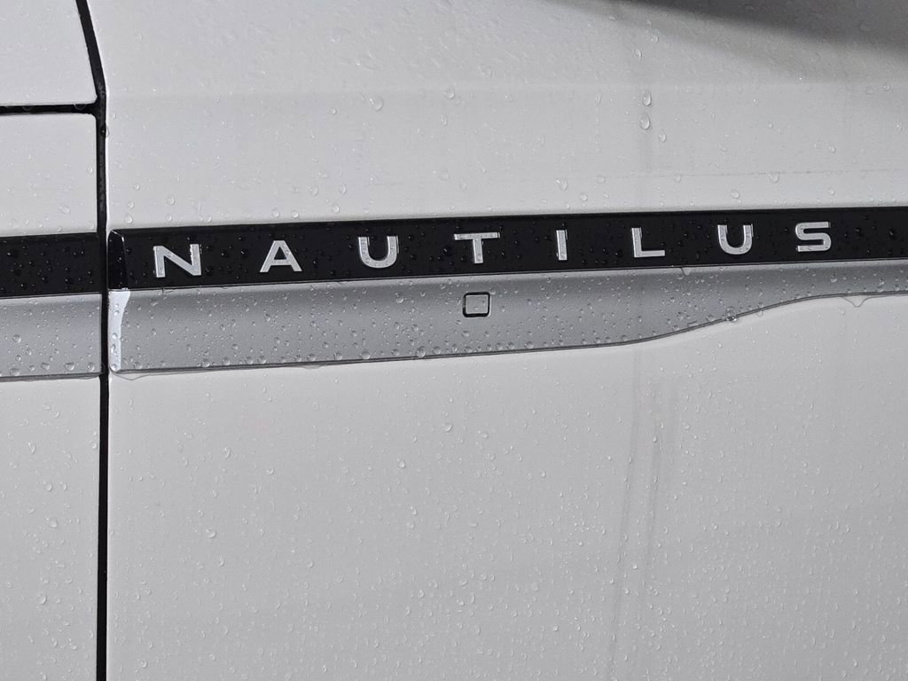 New 2026 Lincoln Nautilus Premier image 6