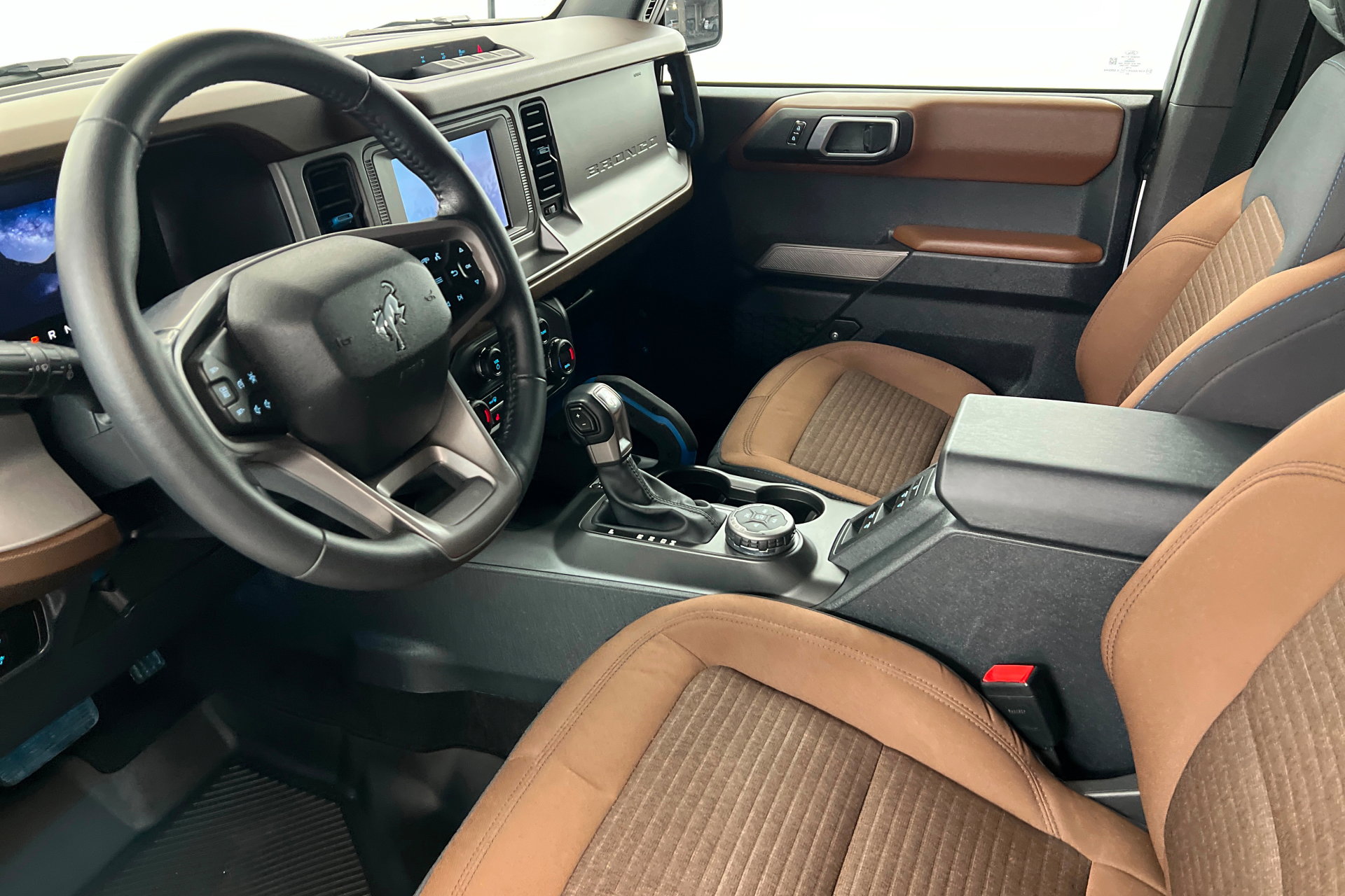 Used 2023 Ford Bronco Outer Banks AWD/4WD image 16