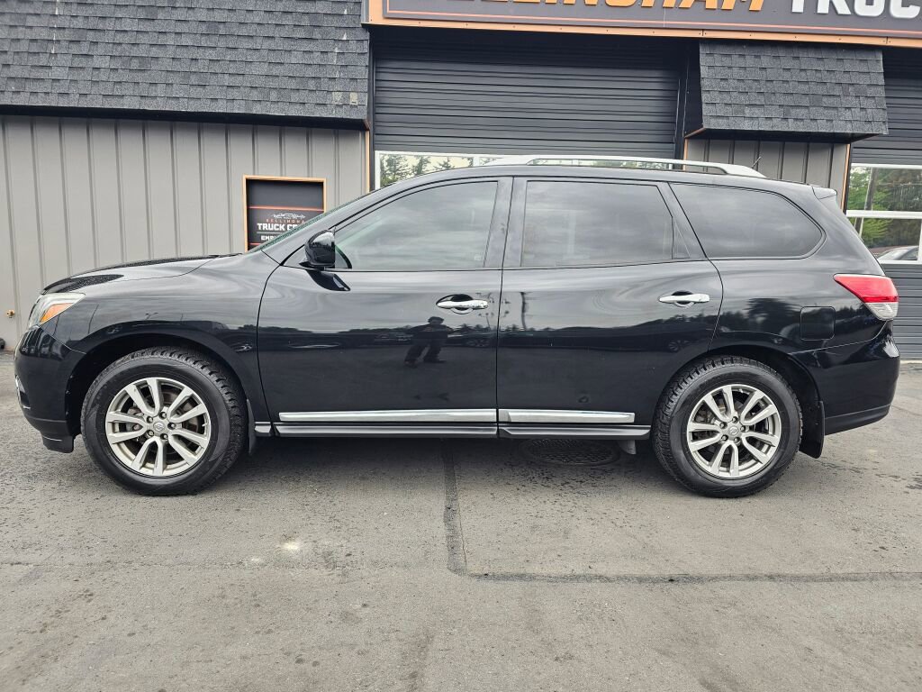 Used 2016 Nissan Pathfinder SL AWD/4WD image 2