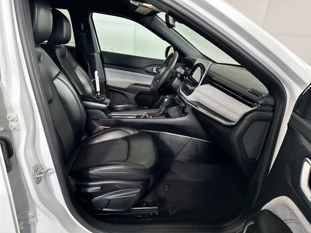 Used 2023 Jeep Compass Latitude image 28