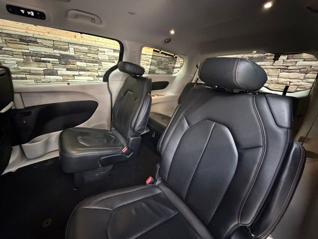 Used 2019 Chrysler Pacifica Touring-L Plus image 28