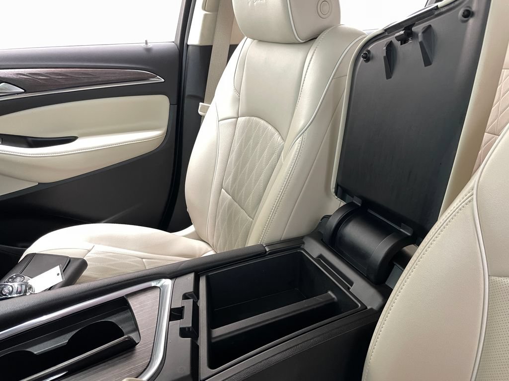 Certified 2022 Buick Enclave Avenir w/ Avenir Technology Package AWD/4WD image 38