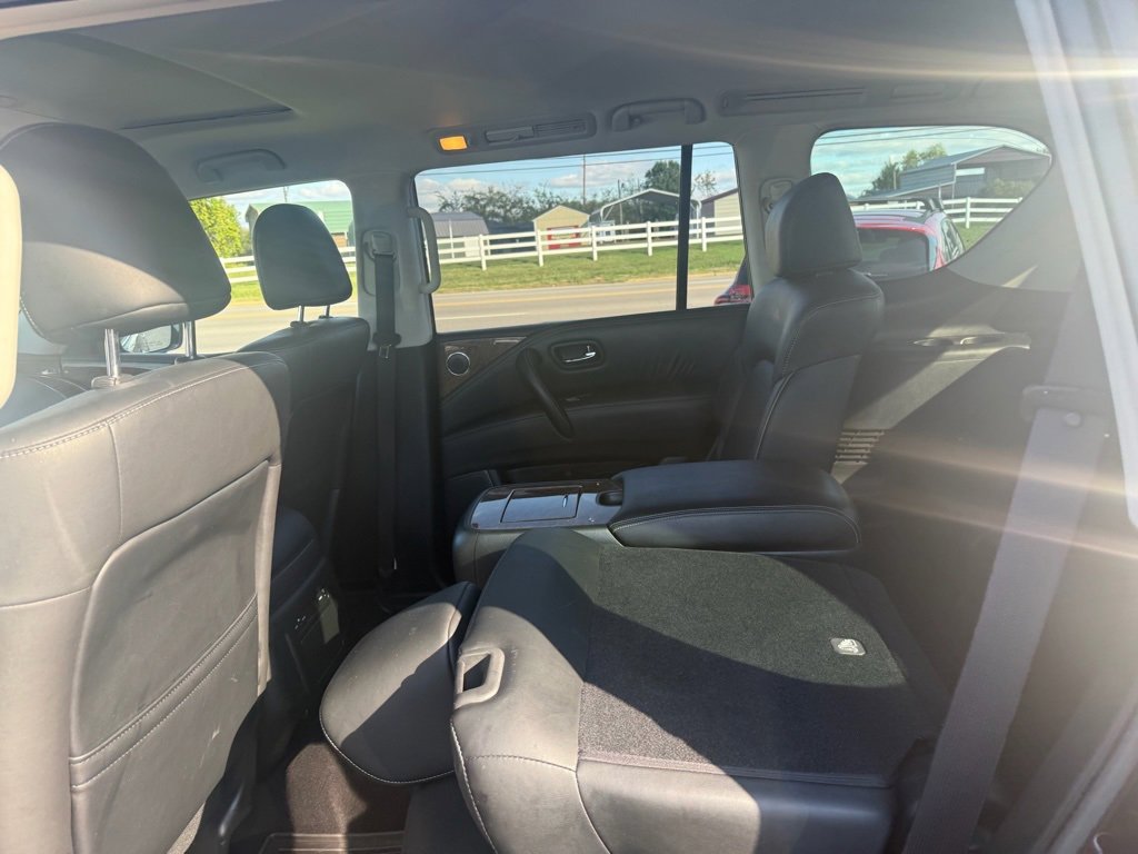 Used 2017 INFINITI QX80 4WD w/ Driver Assistance Package image 11