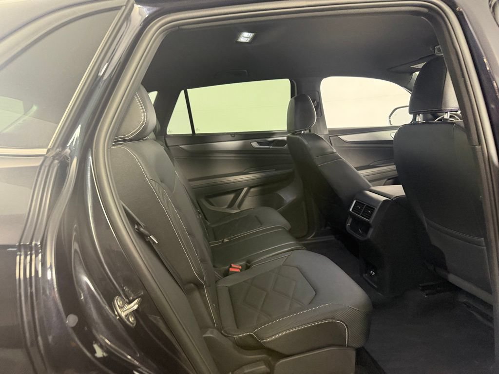 Used 2025 Volkswagen Atlas Cross Sport SE AWD/4WD image 26