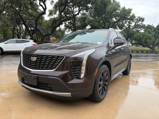 Used 2020 Cadillac XT4 Premium Luxury FWD image 2