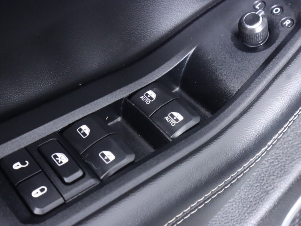 Used 2023 Jeep Grand Cherokee 30th Anniversary image 33