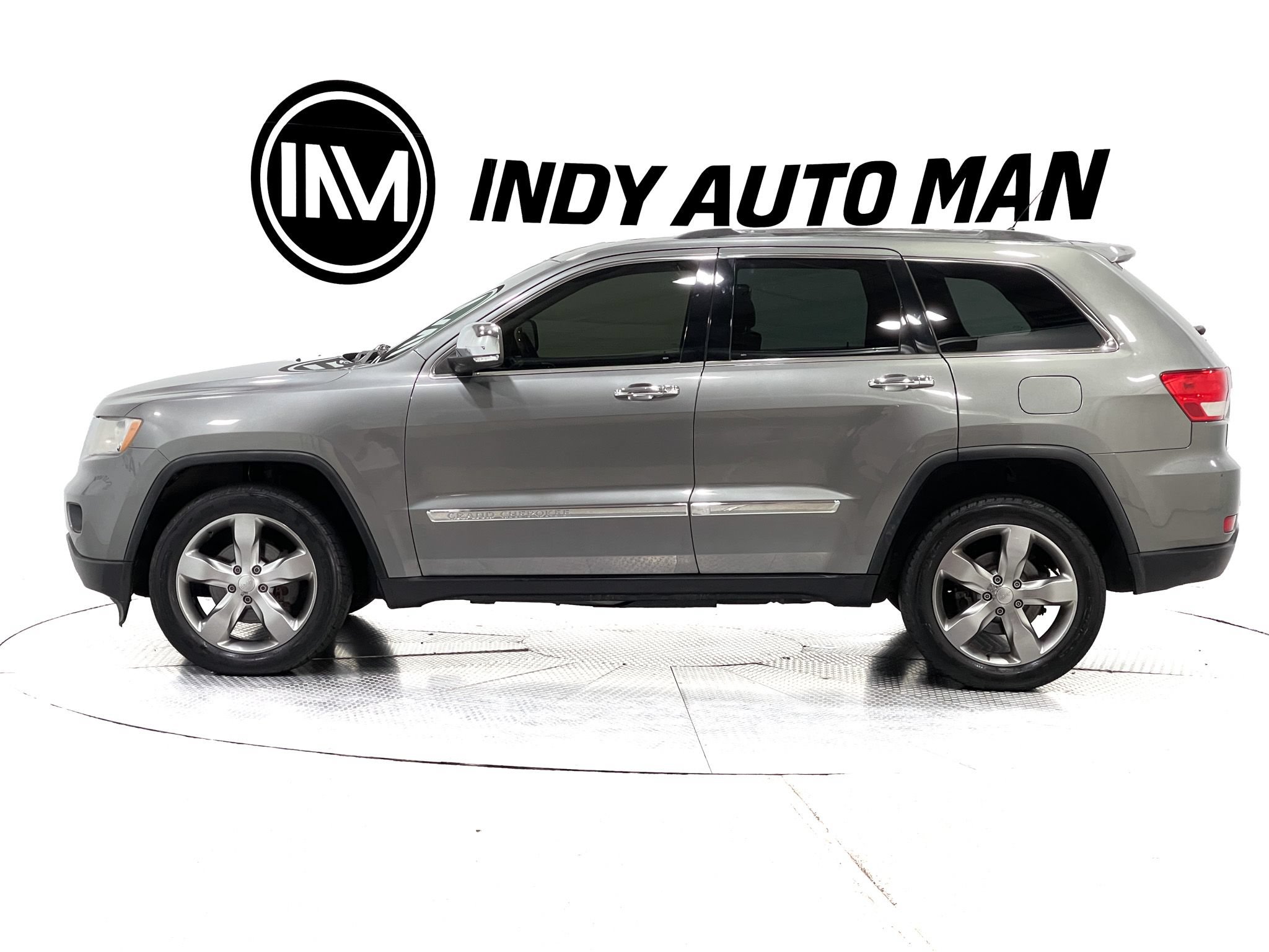 Used 2012 Jeep Grand Cherokee Overland AWD/4WD image 7
