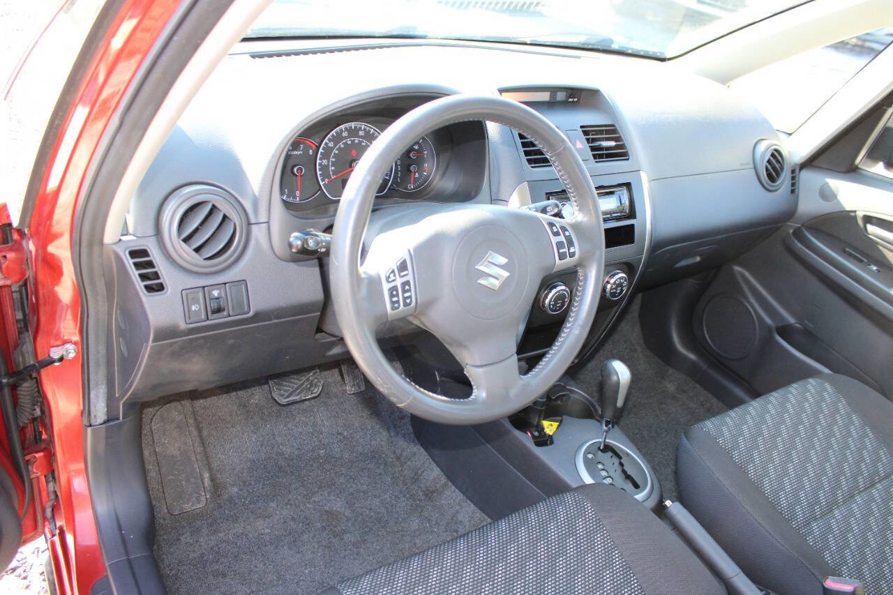 Used 2008 Suzuki SX4 AWD Hatchback w/ Touring Pkg image 13