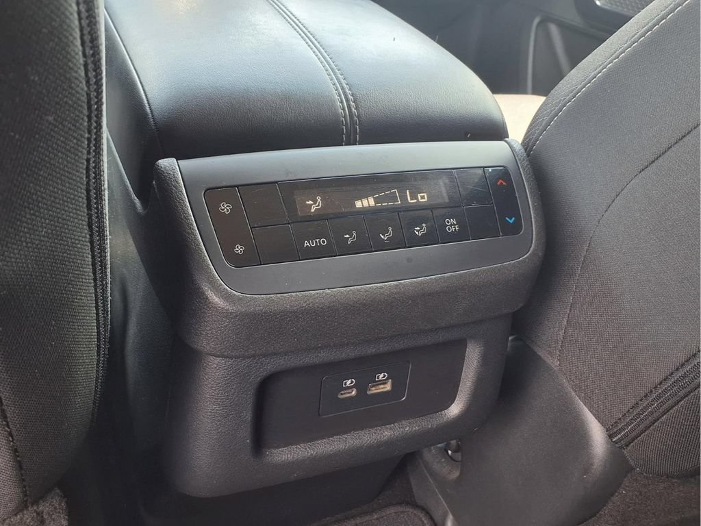 Used 2024 Nissan Pathfinder SV FWD image 21