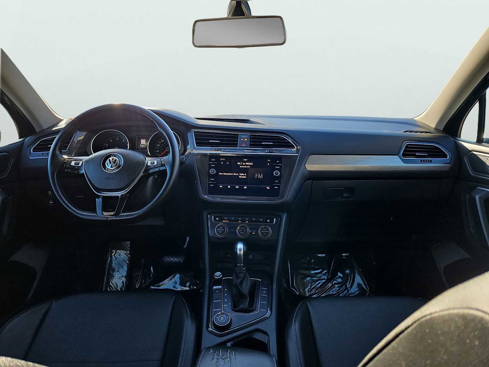 Used 2019 Volkswagen Tiguan SE w/ Panoramic Sunroof Package AWD/4WD image 11