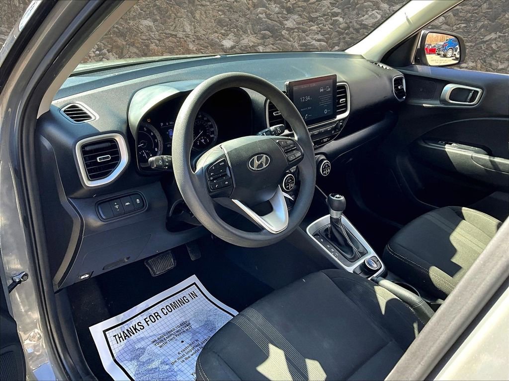 Used 2020 Hyundai Venue SEL image 11