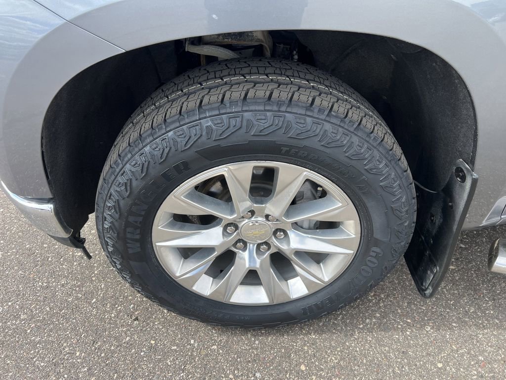 Certified 2021 Chevrolet Silverado 1500 LT AWD/4WD image 4