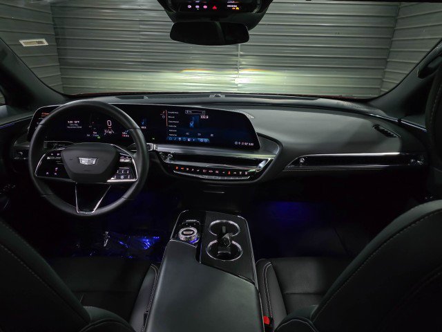 Used 2024 Cadillac Lyriq Sport image 11