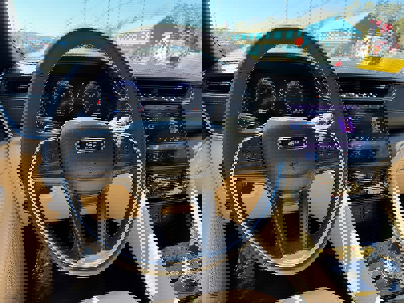 Used 2025 Jeep Grand Cherokee Limited w/ Black Appearance Package image 16