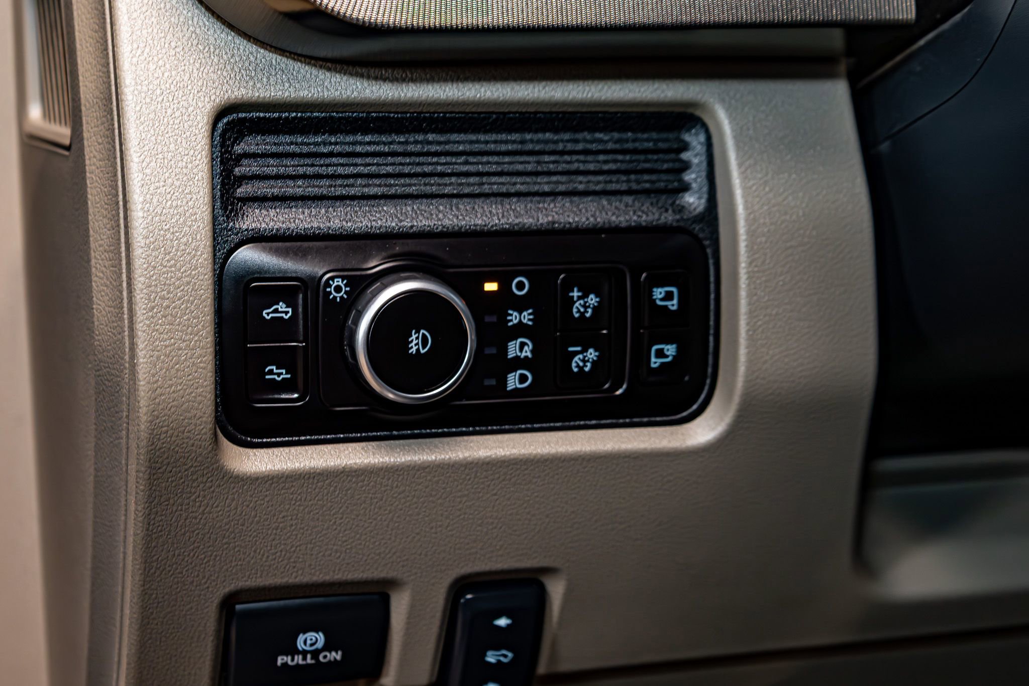 Used 2026 Ford F450 Platinum w/ Platinum Plus Package image 21