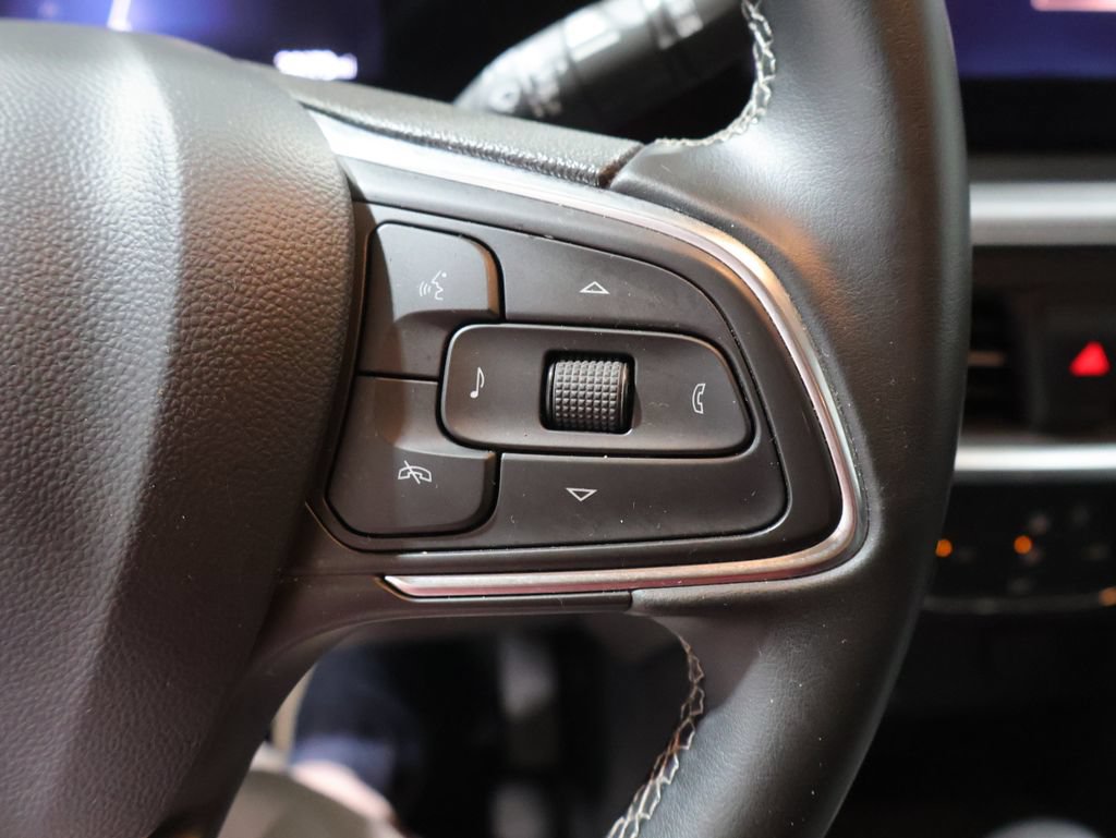 Used 2024 Buick Encore GX Preferred AWD/4WD image 35