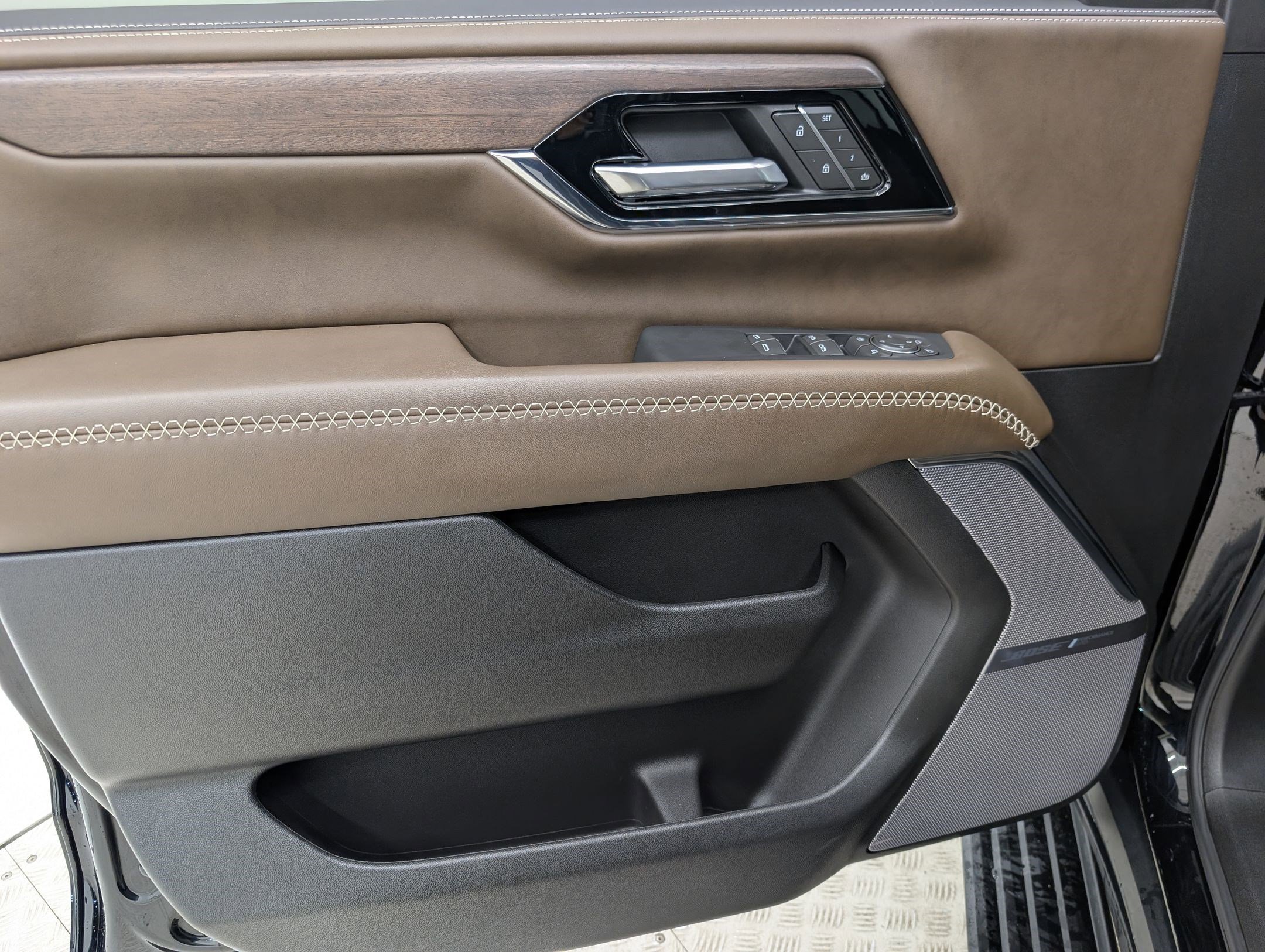 Used 2025 GMC Yukon XL Denali Ultimate image 13