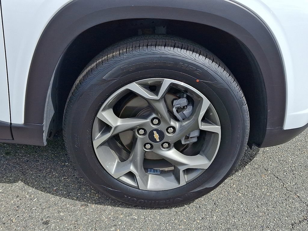 Certified 2024 Chevrolet Trax LT w/ Driver Confidence Package FWD image 8