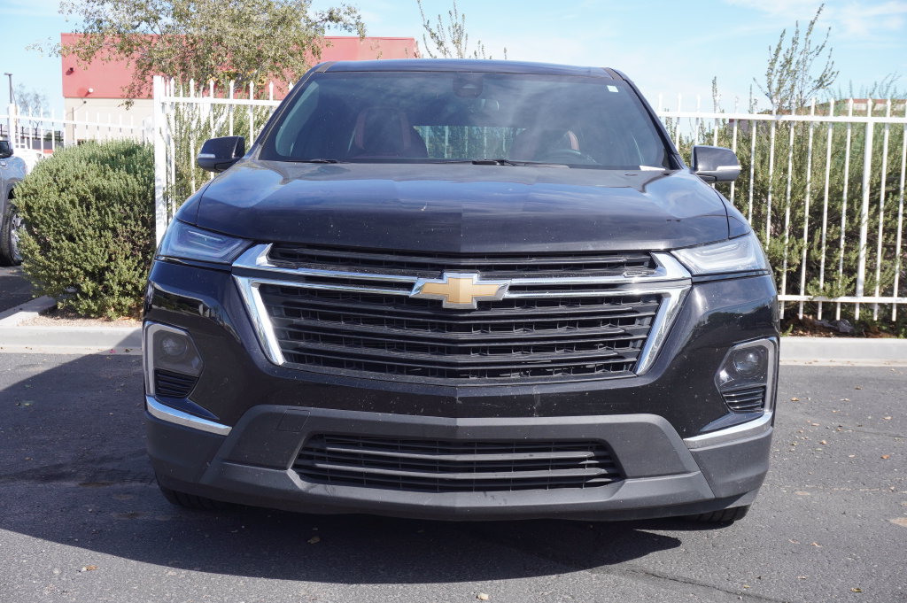 Used 2023 Chevrolet Traverse LS w/ Safety Package FWD image 4