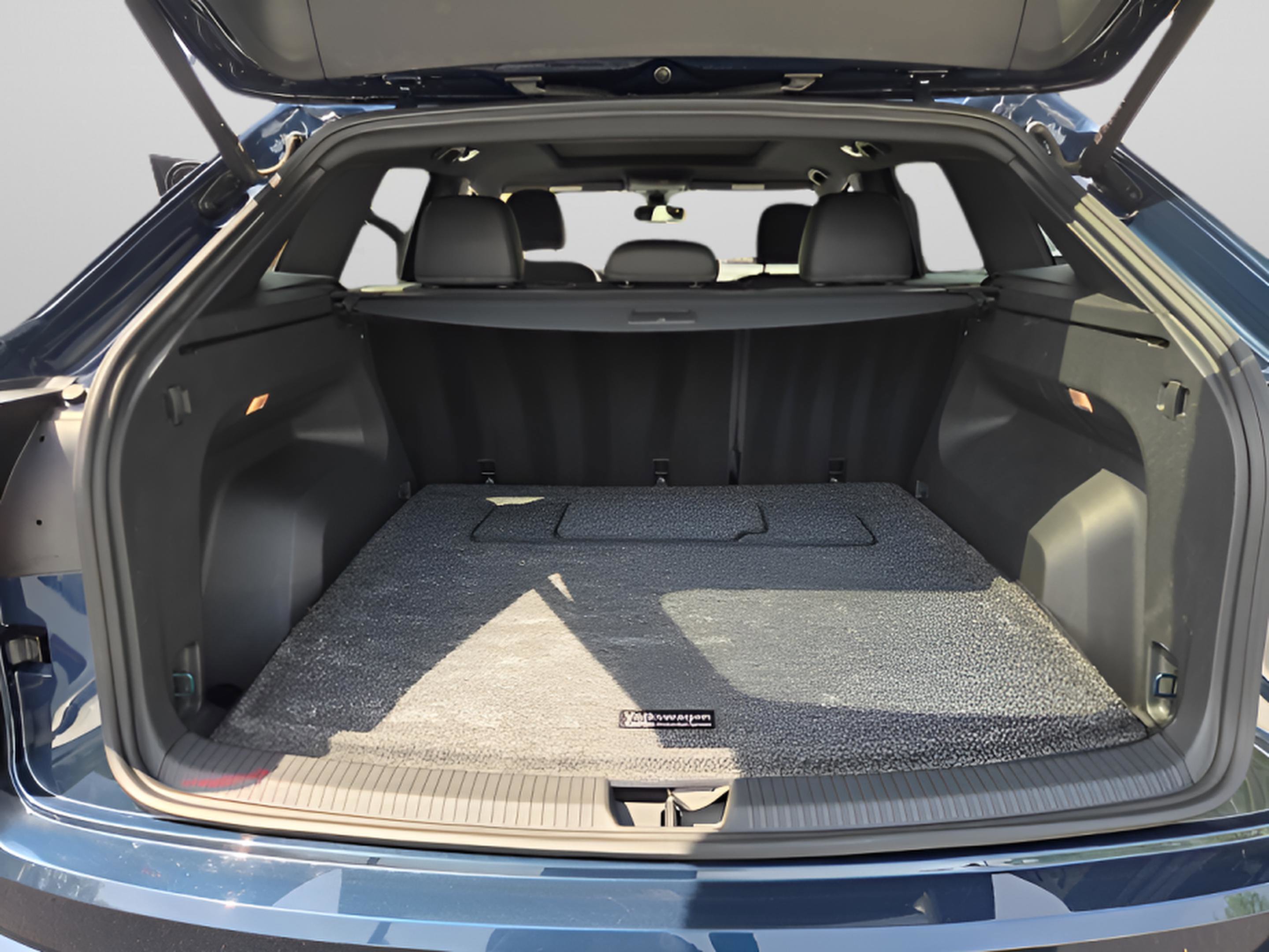 Used 2023 Volkswagen Atlas Cross Sport SEL R-Line image 26