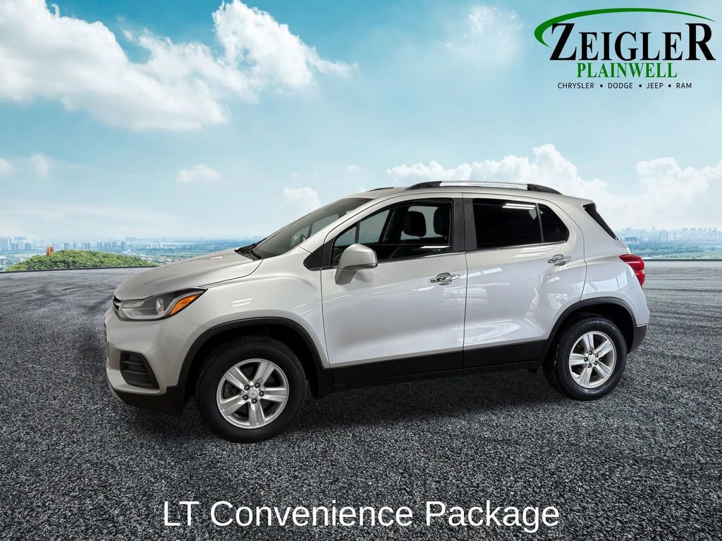 Used 2020 Chevrolet Trax LT w/ LT Convenience Package image 3