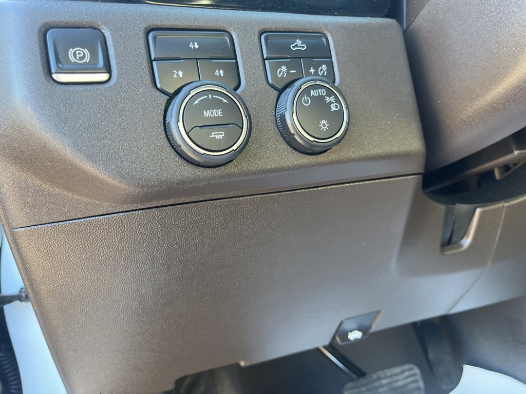 Used 2024 Chevrolet Silverado 2500 LT image 12