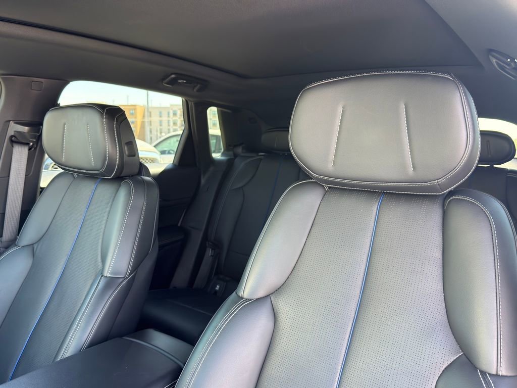 Used 2024 Cadillac Lyriq Sport image 17