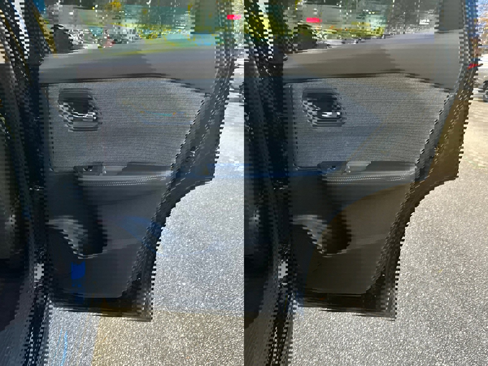 Used 2023 Nissan Rogue SV image 16