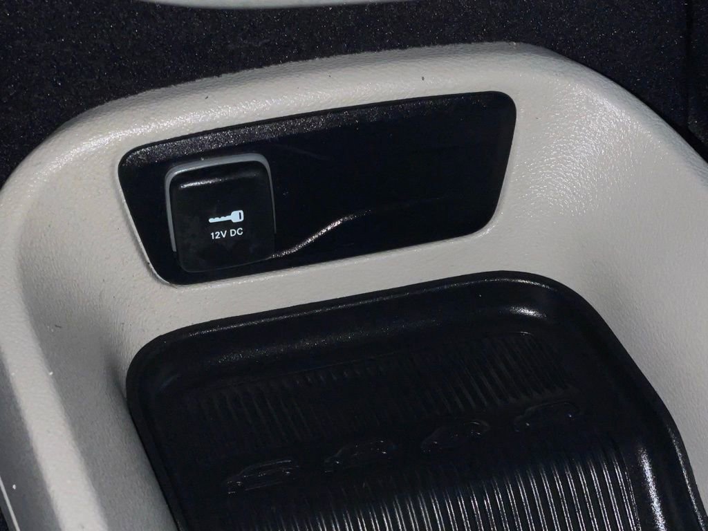 Used 2023 Chrysler Pacifica Touring-L image 39