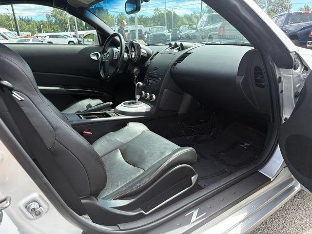 Used 2007 Nissan 350Z Touring RWD image 8