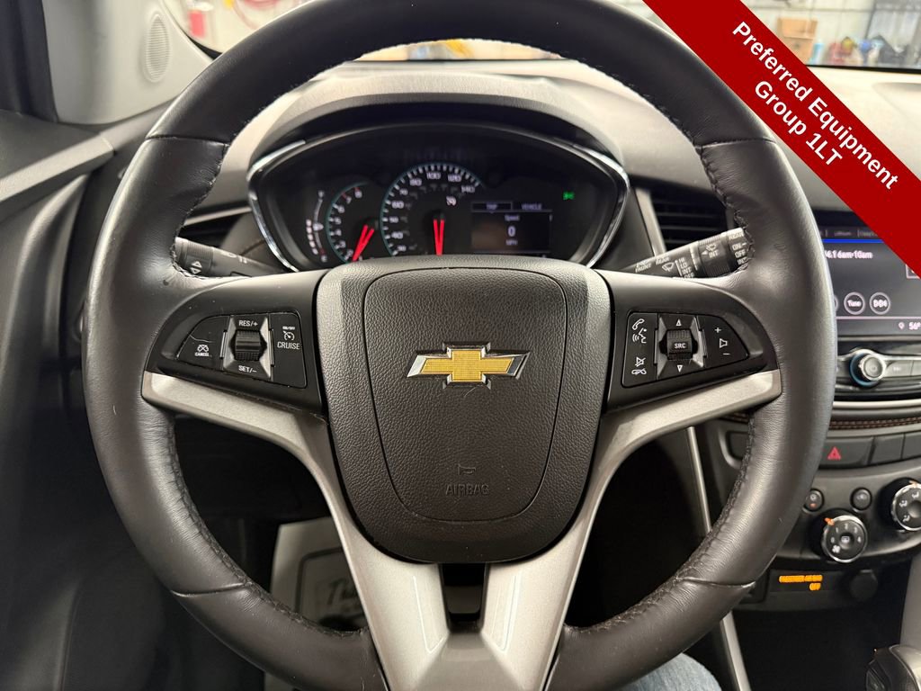 Used 2021 Chevrolet Trax LT w/ LT Convenience Package image 16
