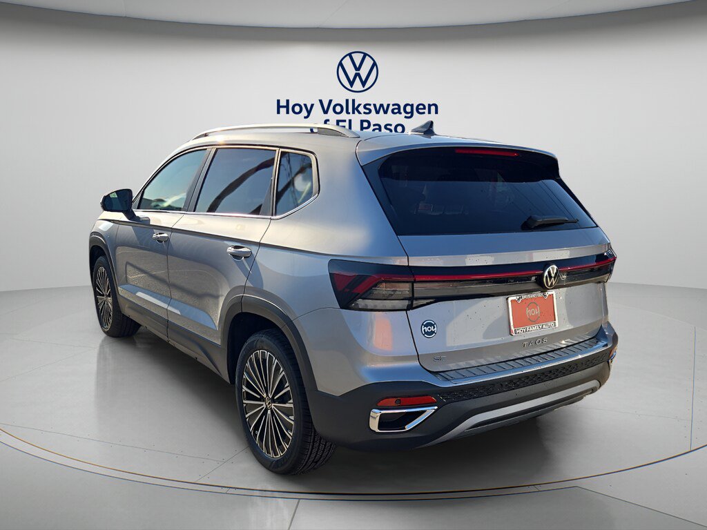 New 2026 Volkswagen Taos SE FWD image 4