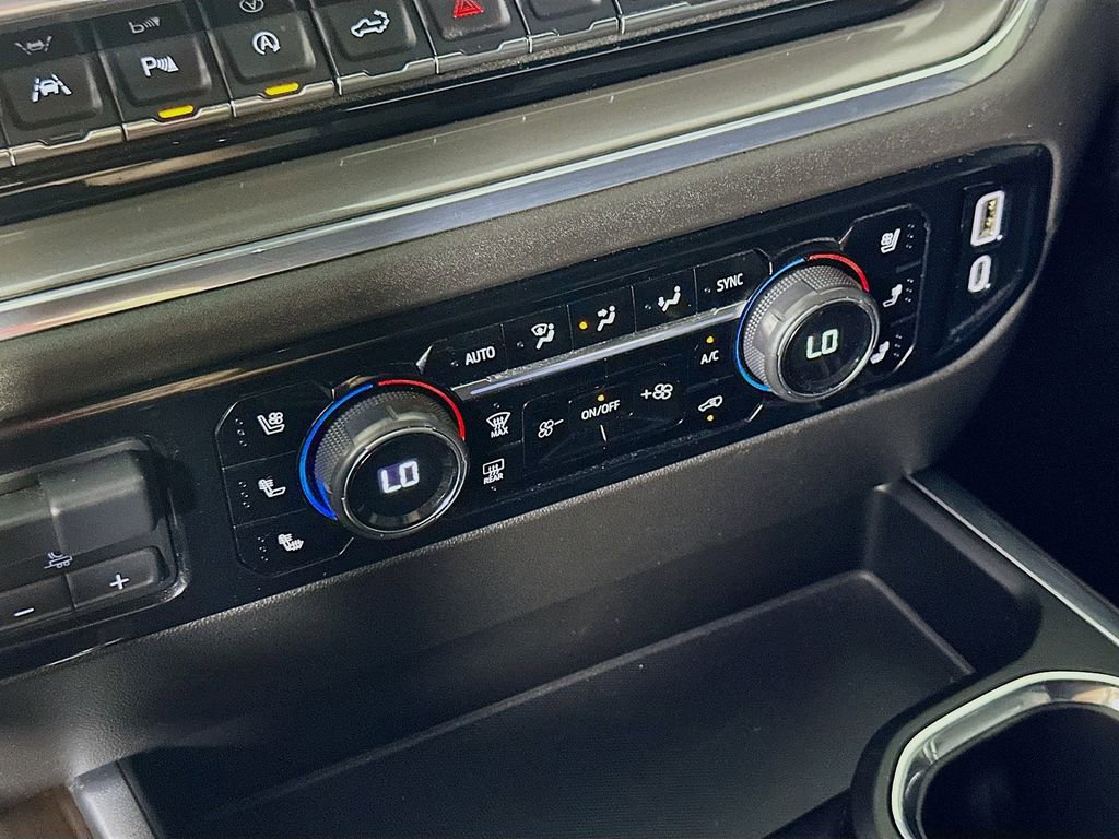 Used 2023 Chevrolet Silverado 1500 High Country w/ High Country Premium Package AWD/4WD image 27