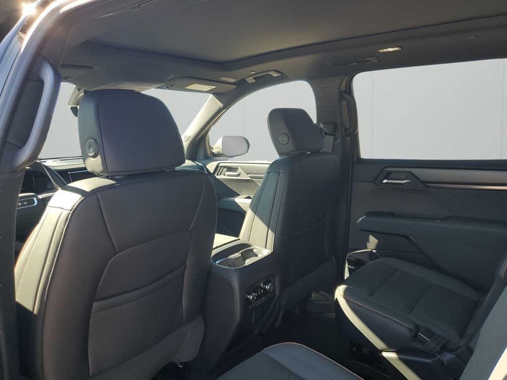New 2026 GMC Acadia AT4 w/ Luxury Package image 18