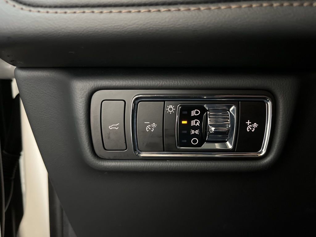 Used 2025 Lincoln Aviator AWD w/ Jet Appearance Package image 7