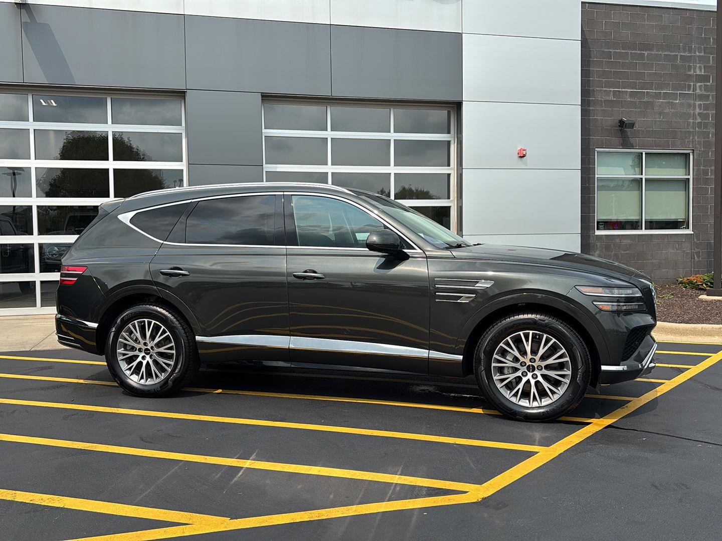 Used 2025 Genesis GV80 2.5T Standard AWD/4WD image 5