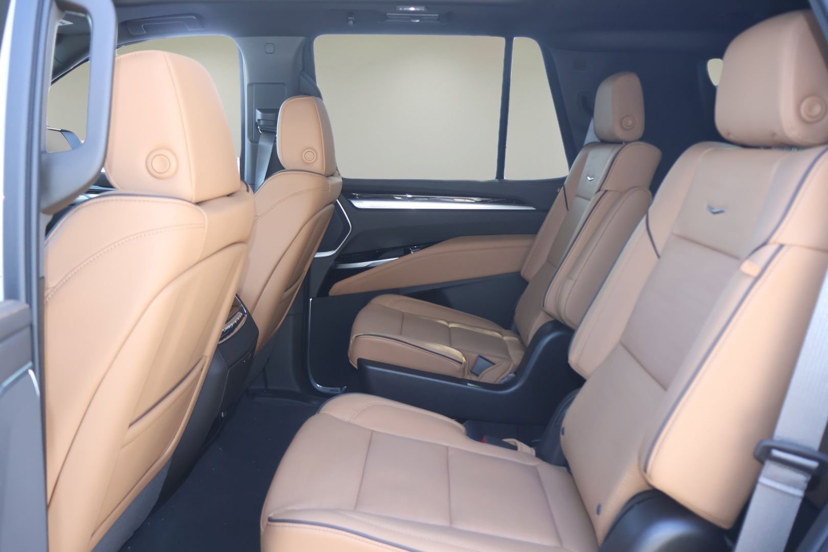 New 2026 Cadillac Escalade Luxury w/ LPO, Floor Liner Package AWD/4WD image 12