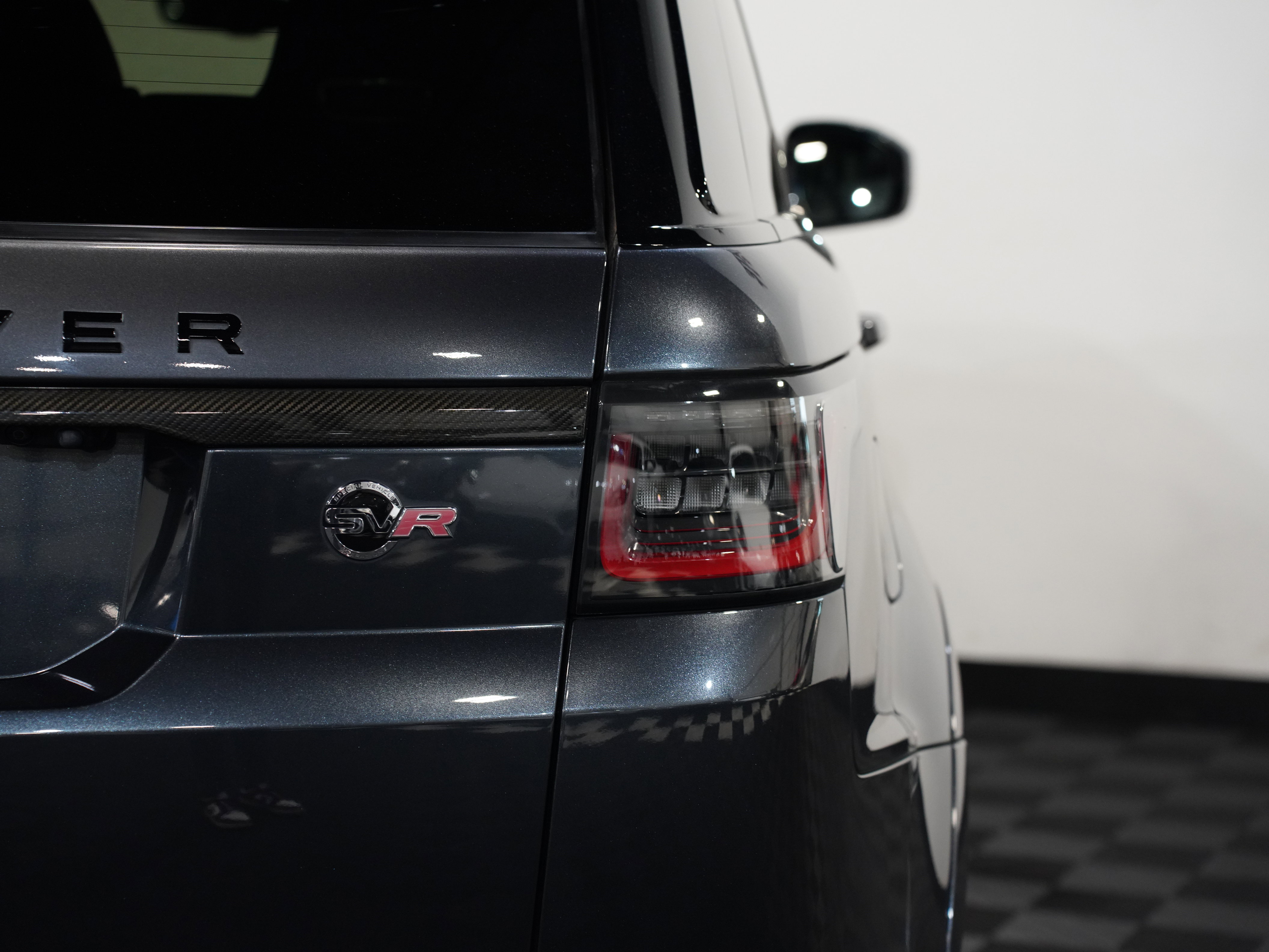 Used 2018 Land Rover Range Rover Sport SVR image 17