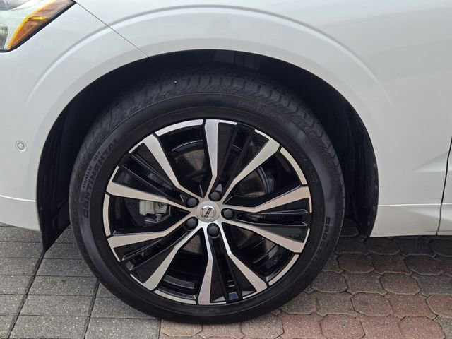 Used 2023 Volvo XC60 B5 Plus w/ Protection Package Premier image 12