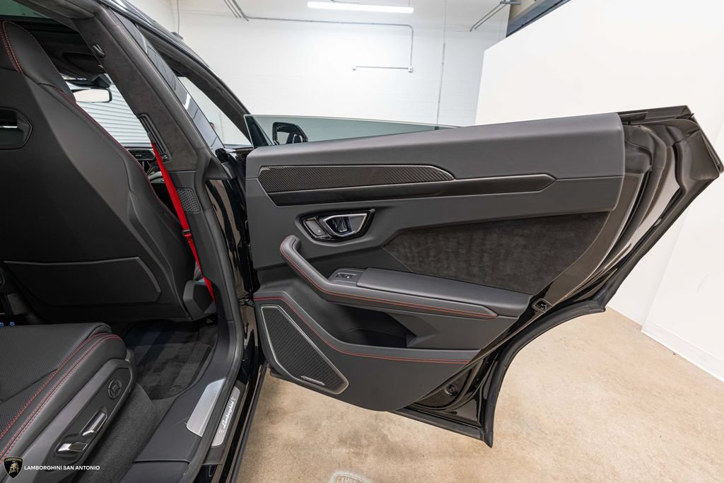 Used 2024 Lamborghini Urus S AWD/4WD image 30
