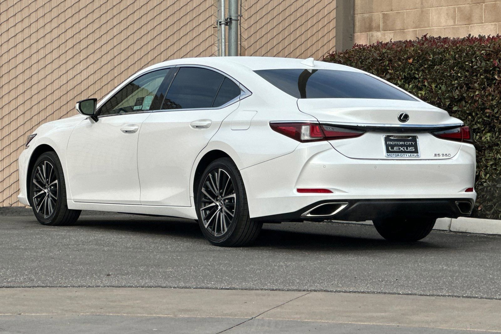 Certified 2024 Lexus ES 350 w/ Premium Package image 6