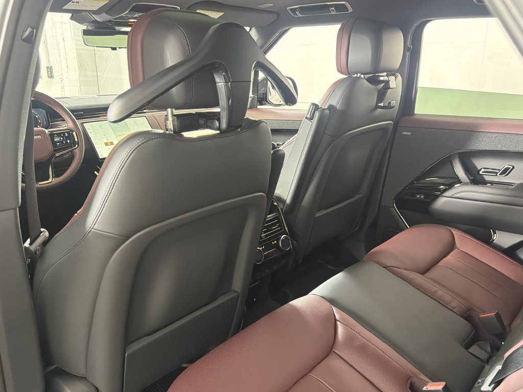 New 2027 Land Rover Range Rover Sport Dynamic SE AWD/4WD image 30