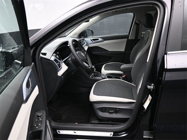 New 2026 Volkswagen Taos SE image 9