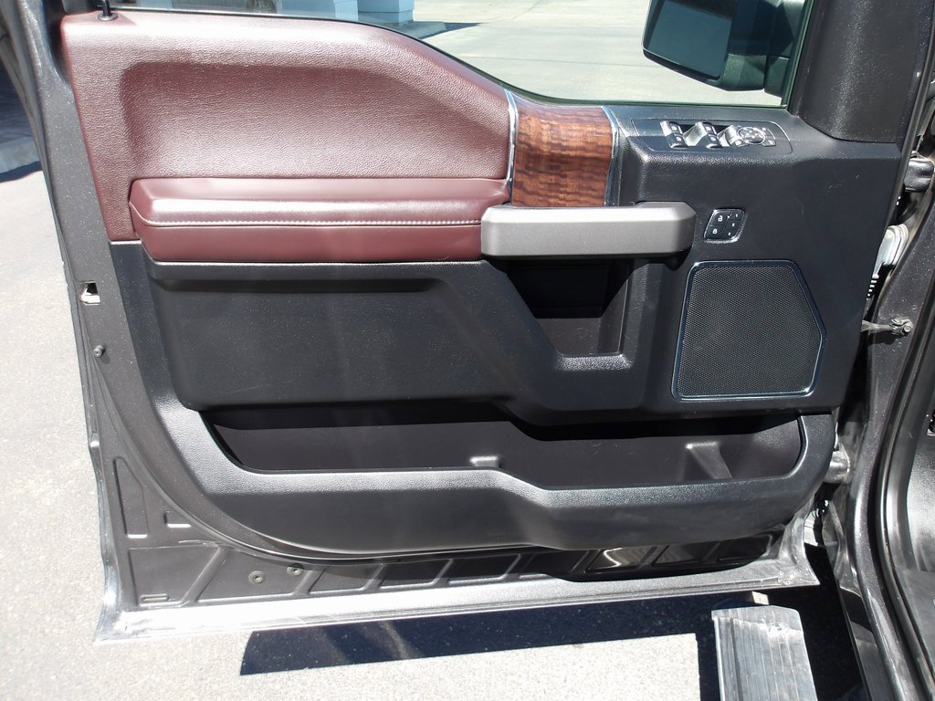 Used 2016 Ford F150 Platinum w/ Equipment Group 701A Luxury image 12