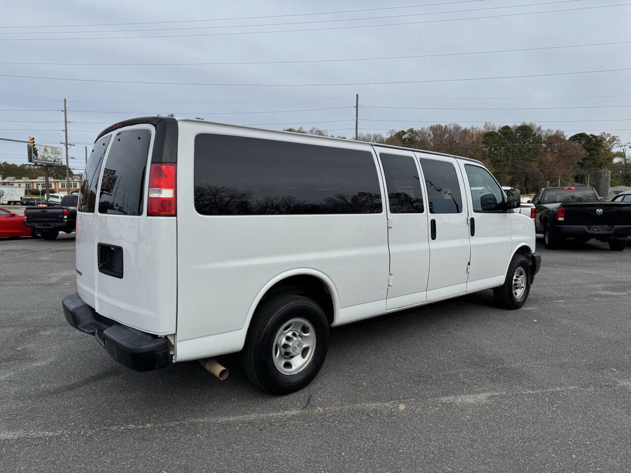 Used 2019 Chevrolet Express 3500 LS RWD image 24
