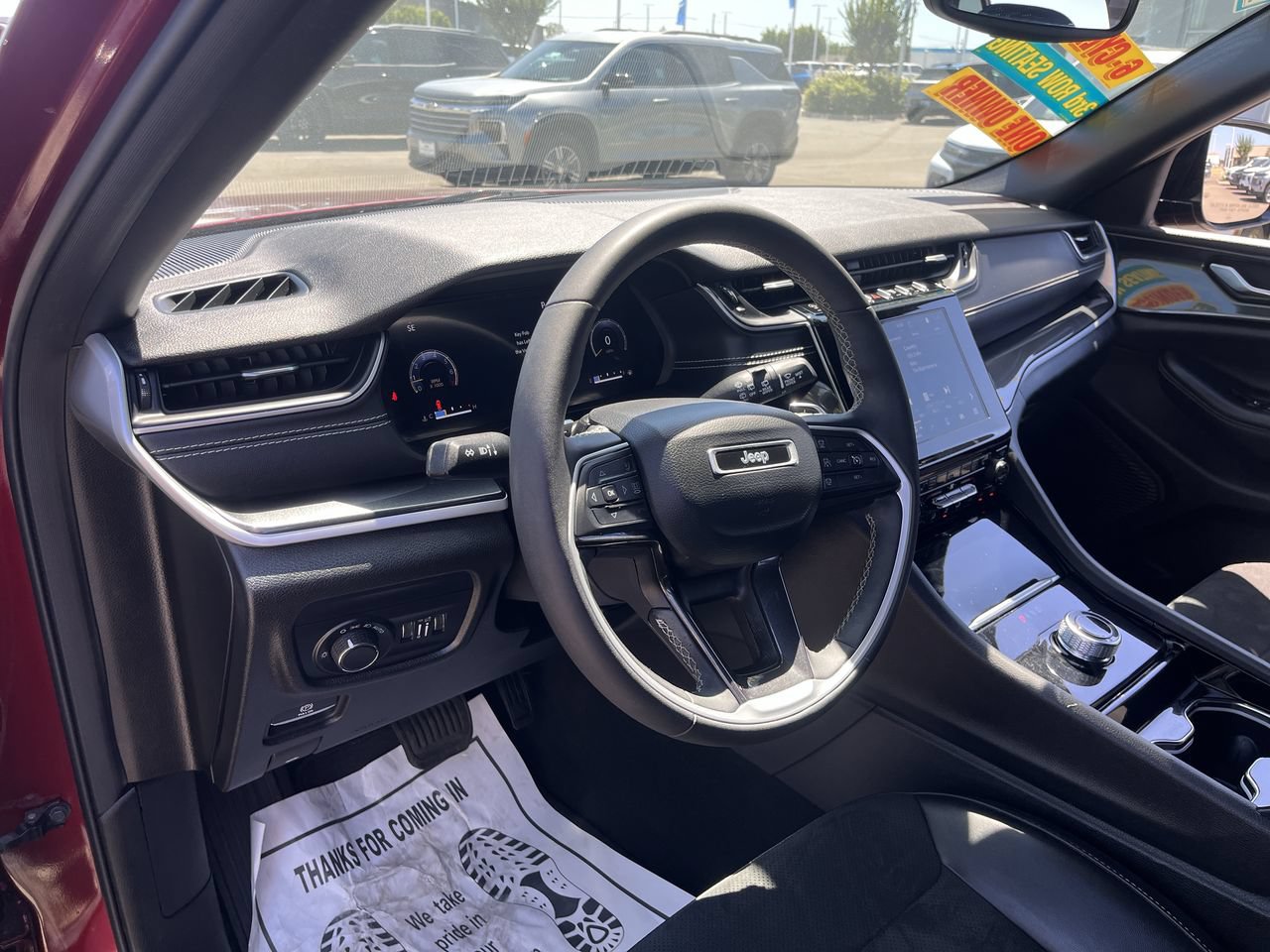 Used 2023 Jeep Grand Cherokee Altitude AWD/4WD image 9