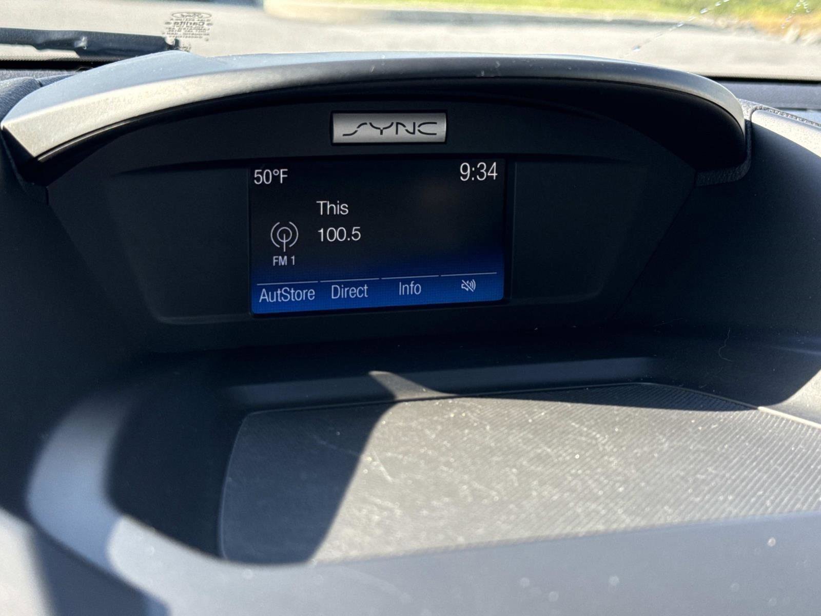 Used 2017 Ford Escape SE image 3