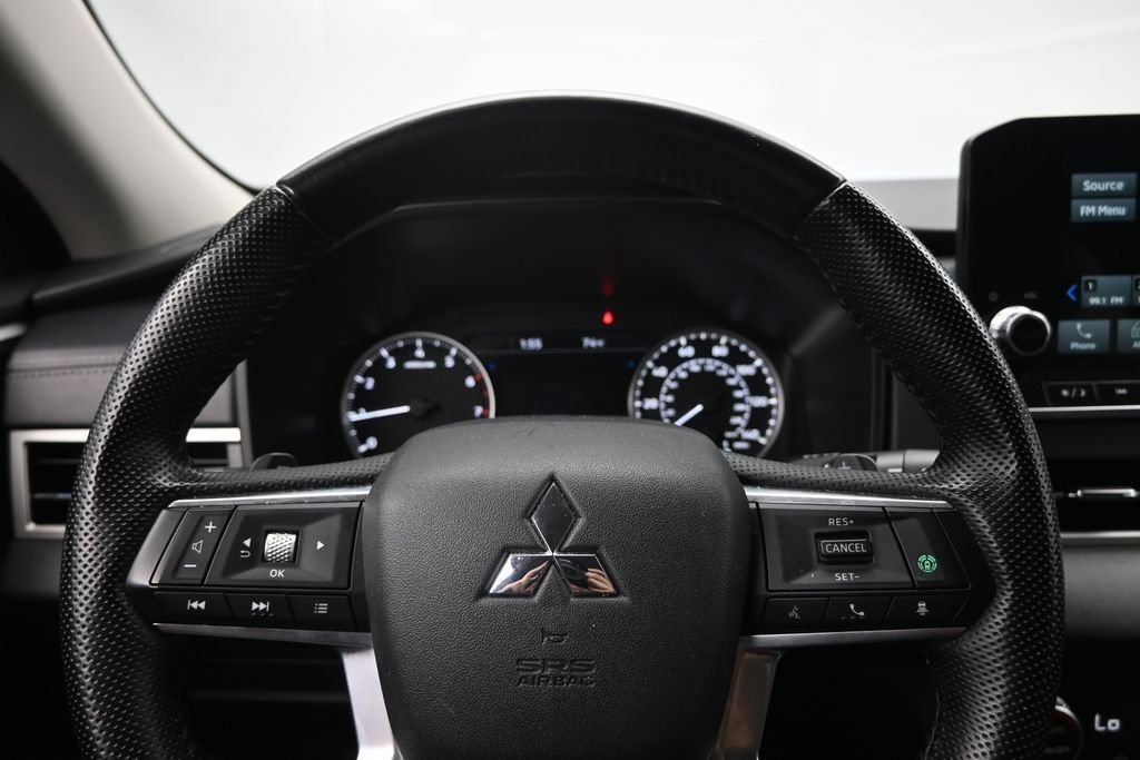 Used 2024 Mitsubishi Outlander SE AWD/4WD image 14