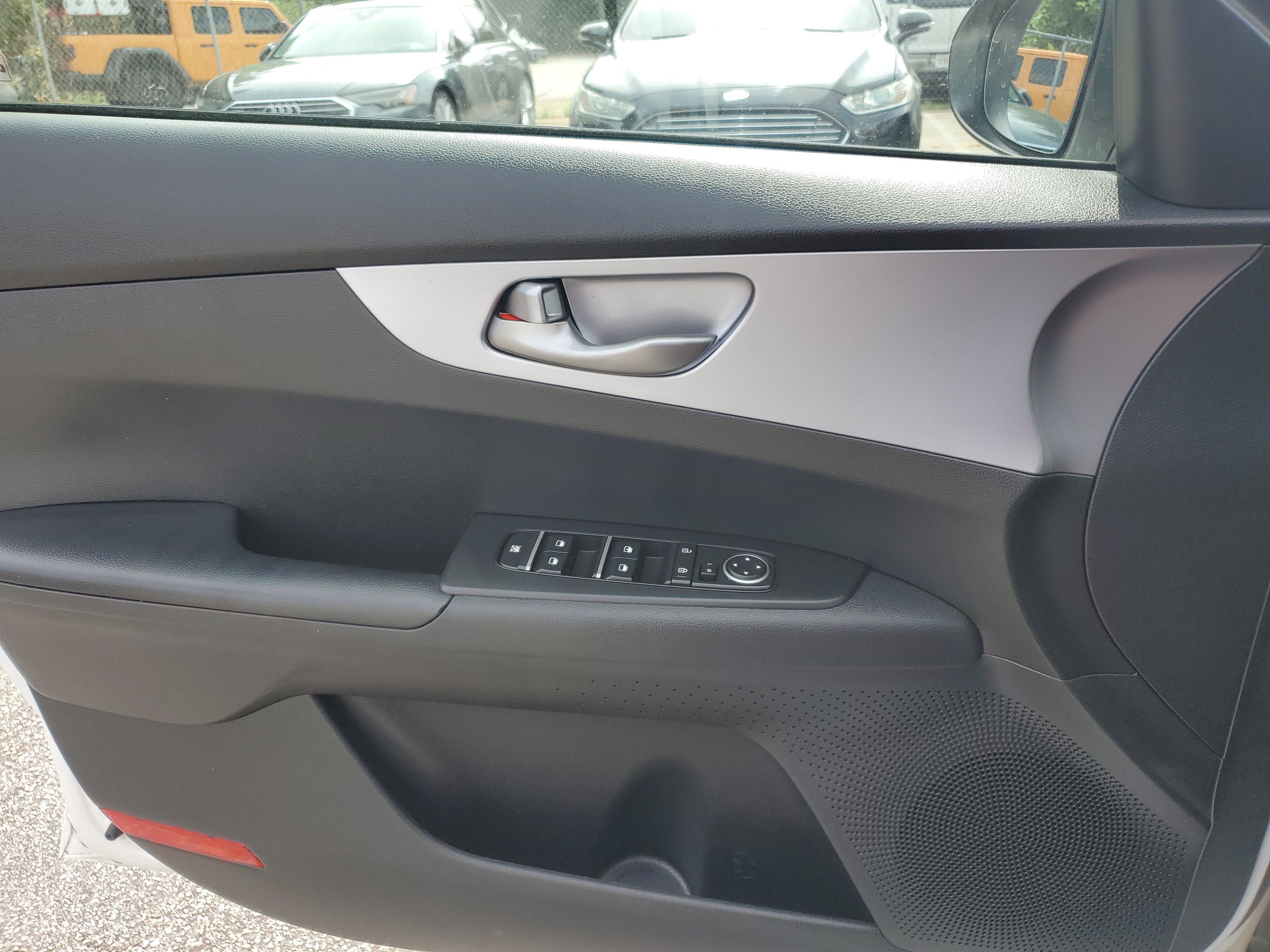 Certified 2022 Kia Forte LXS w/ LXS Technology Package FWD image 29