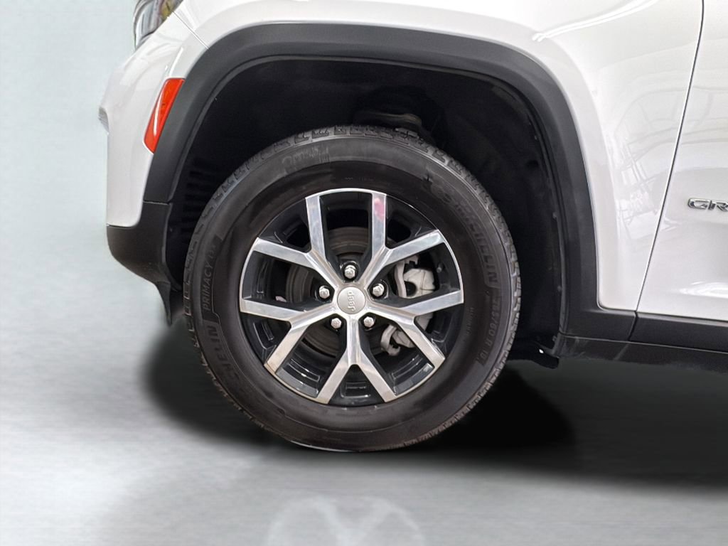 Used 2023 Jeep Grand Cherokee Limited image 21